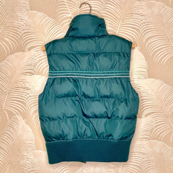 Retro Puffer Vest - Picture 8 of 10